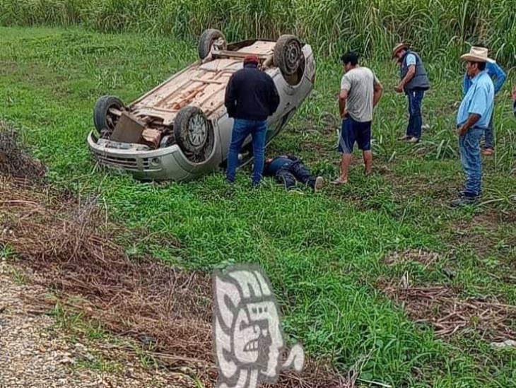 En aparatoso accidente resulta herido comandante de la policía de Chacaltianguis