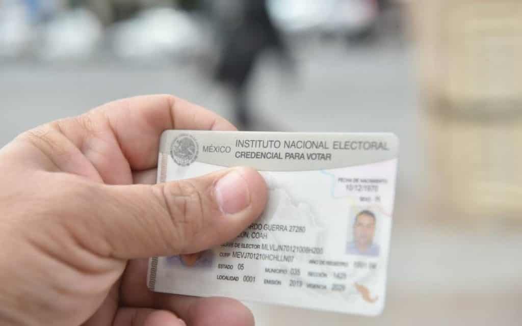 AMLO pide al INE facilitar voto de migrantes en elecciones 2024