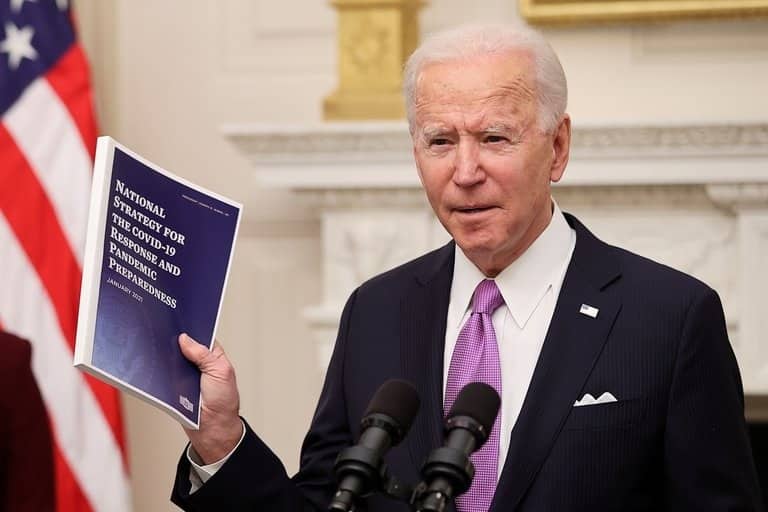 Biden presenta plan para abordar pandemia en EU