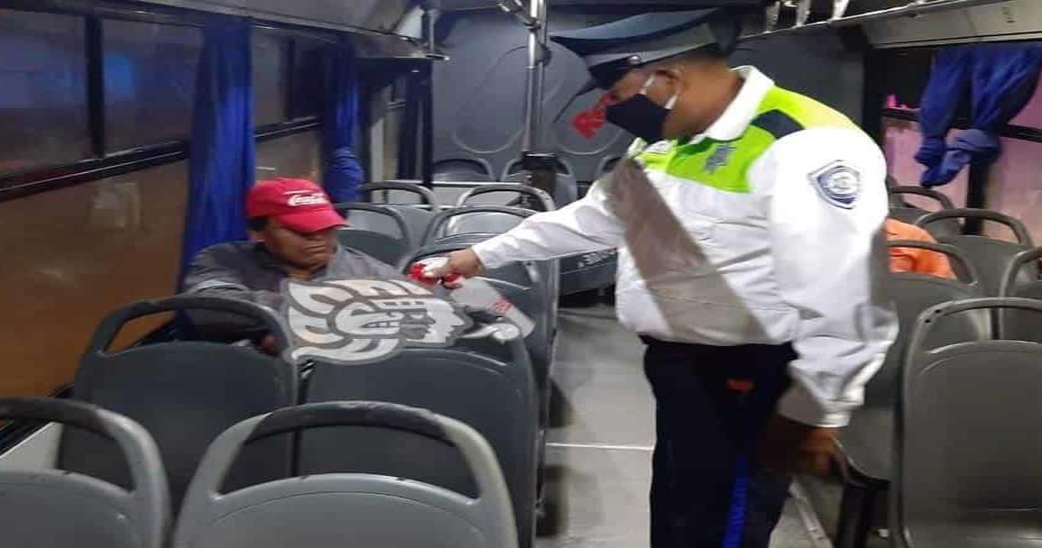 Transito refuerza medidas de prevención ante la pandemia del COVID19 en Minatitlán