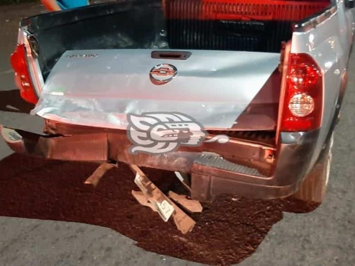 Se registra accidente entre dos vehículos particulares en Medellín de Bravo