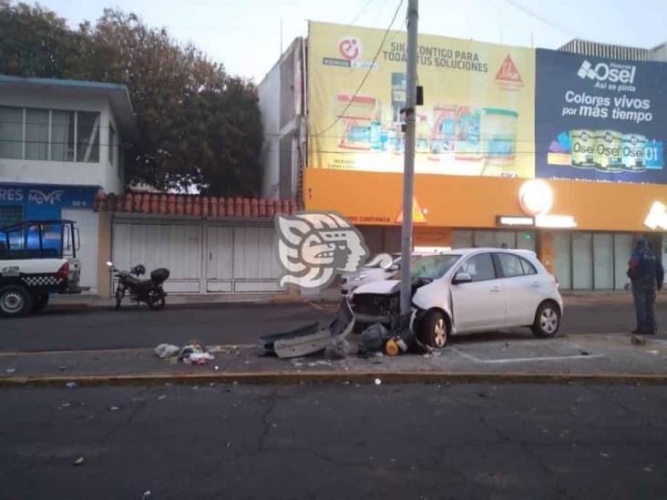 Abandonan vehículo accidentado en Veracruz