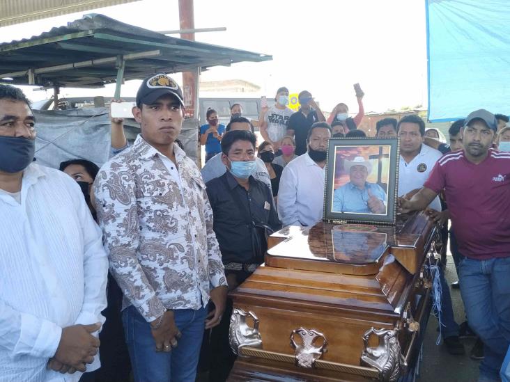 Último adiós a líder de taxistas asesinado en norte de Veracruz