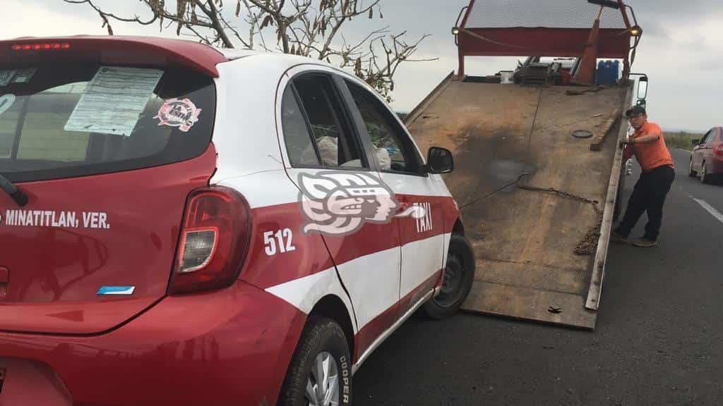 Taxista se accidenta sobre carretera Las Matas