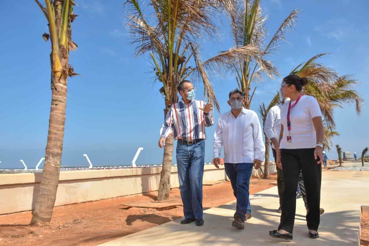 Avanzan las obras de mejoramiento urbano en Coatzacoalcos.