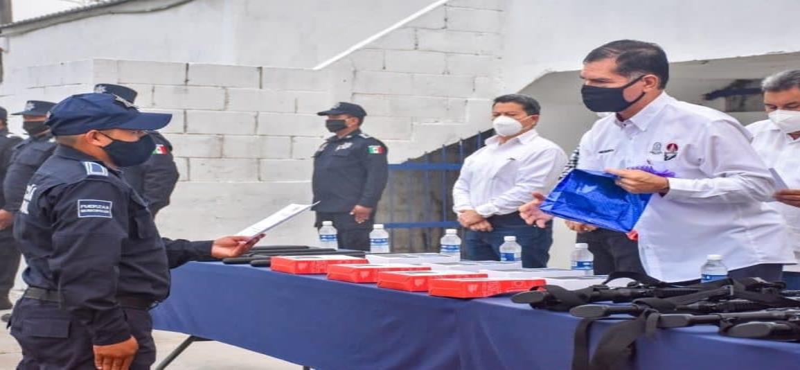 Entrega Alcalde equipo y armamento a la Policía Municipal