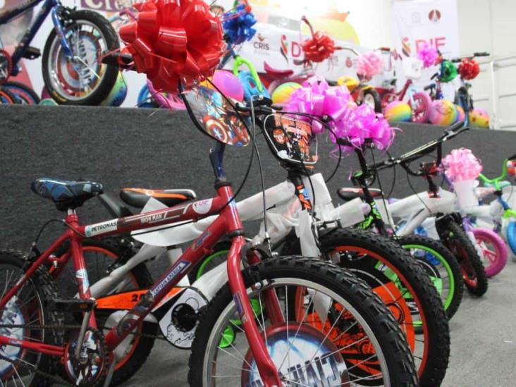 Regala DIF 371 bicicletas a niñas y niños del municipio