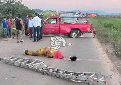 Fallece bombero de Acayucan en accidente; acudían a socorro