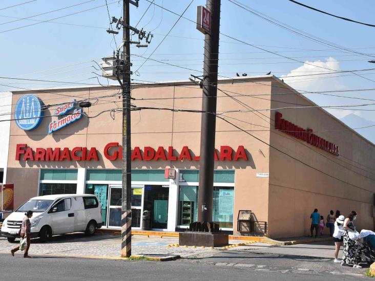 Hombres armados asaltan farmacia en Ixhuatlancillo