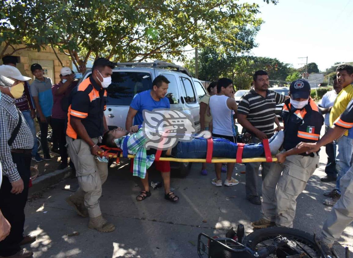 Choque entre dos motocicletas deja 2 lesionados en Acayucan