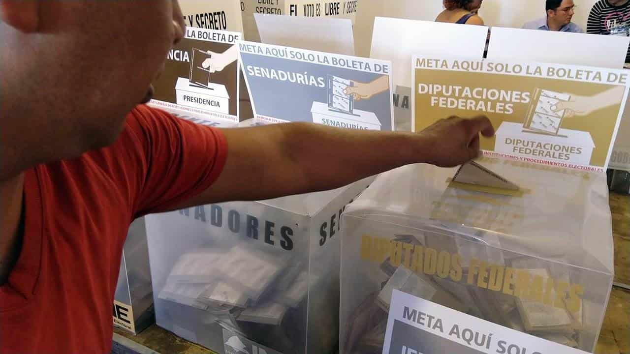 Diputados, alcaldes y ediles piden licencia; buscarán una candidatura