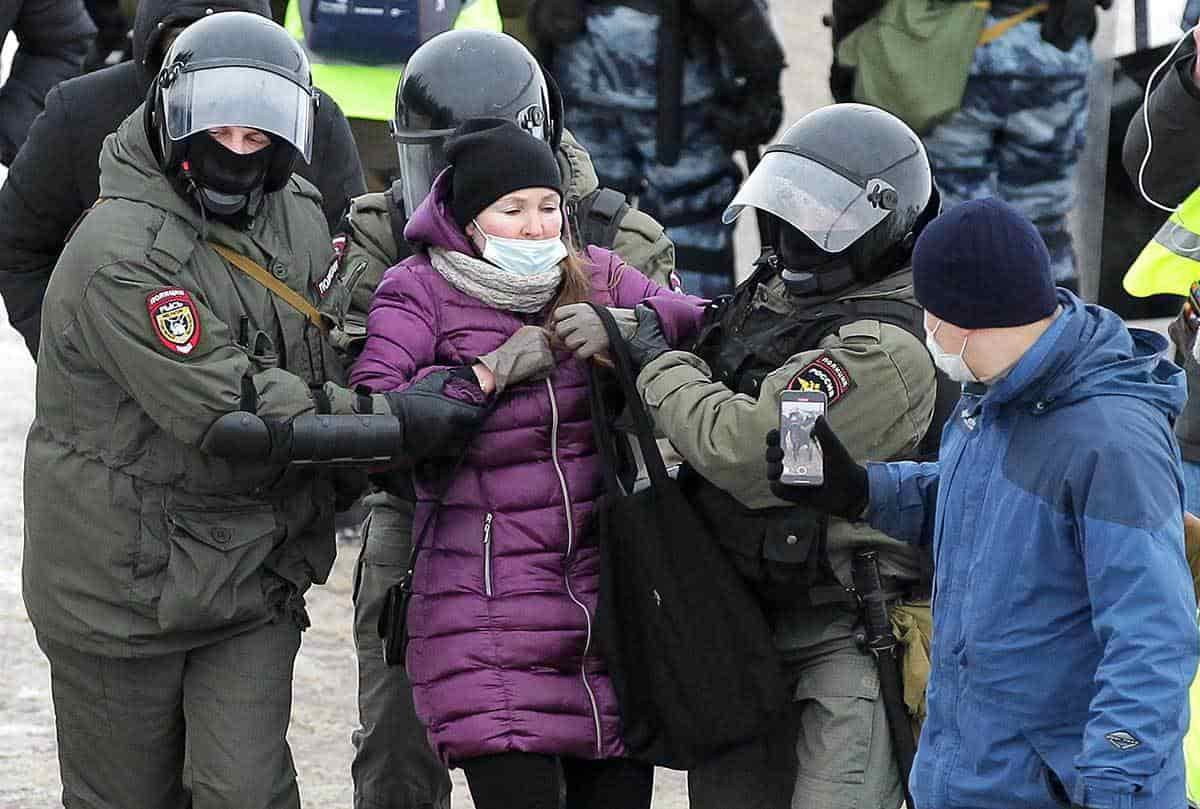 Casi 4 mil detenidos en Rusia durante nuevas protestas contra Putin