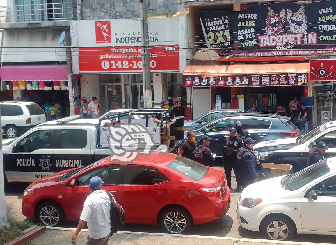 Vecinos acusan que bares y cantinas no respetan restricciones por COVID