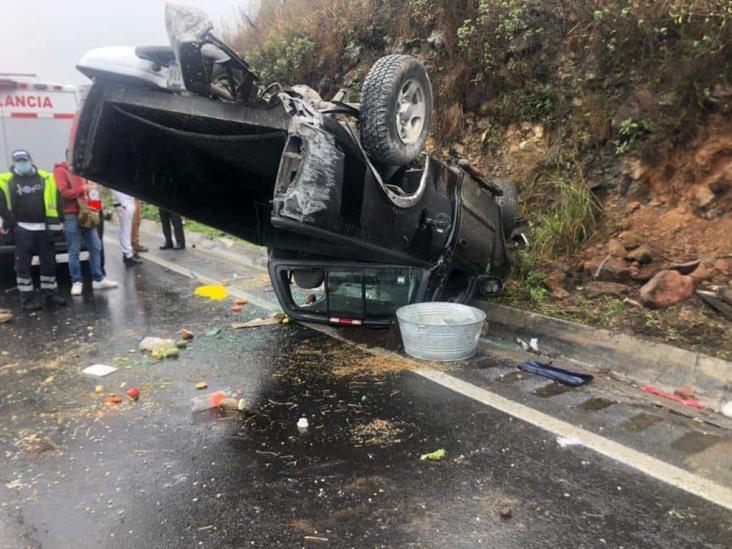 Volcadura de camioneta en la Córdoba-Puebla; 1 lesionado