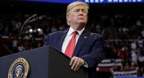 Acusan a Trump de “traición histórica” en su juicio político
