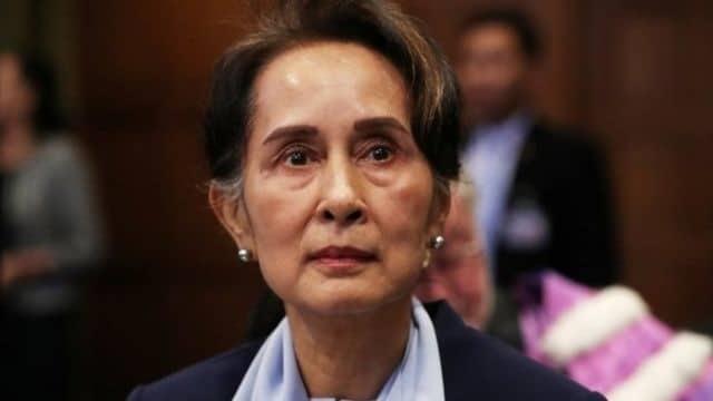 El ejército de Myanmar pone en arresto domiciliario a la dirigente Suu Kyi