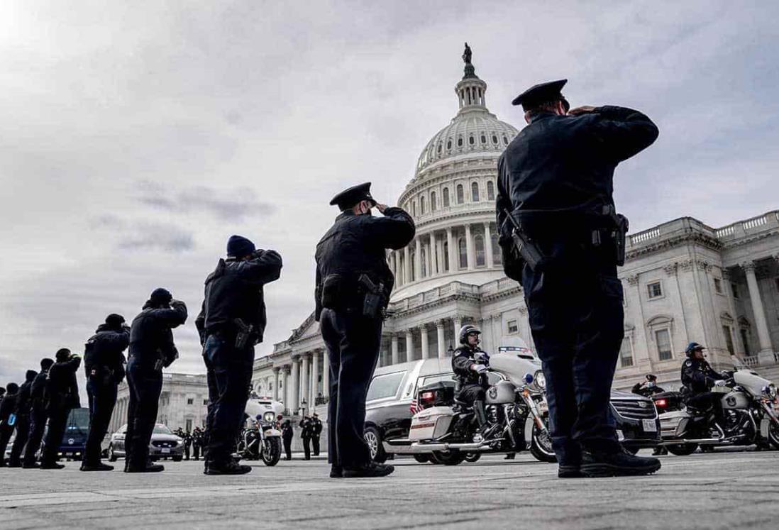 Biden, Harris y legisladores despiden a policía muerto en asalto al Capitolio