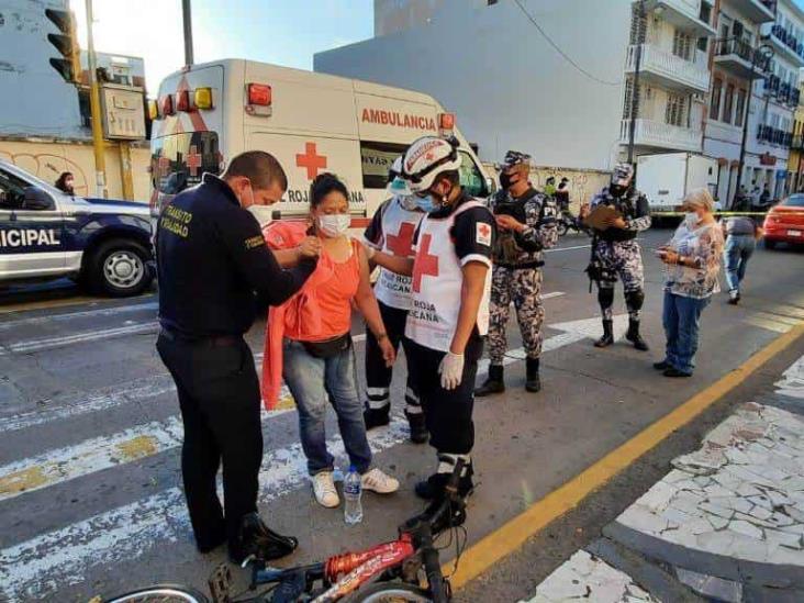 Atropellan a mujer quien transitaba en bicicleta en calles de Veracruz