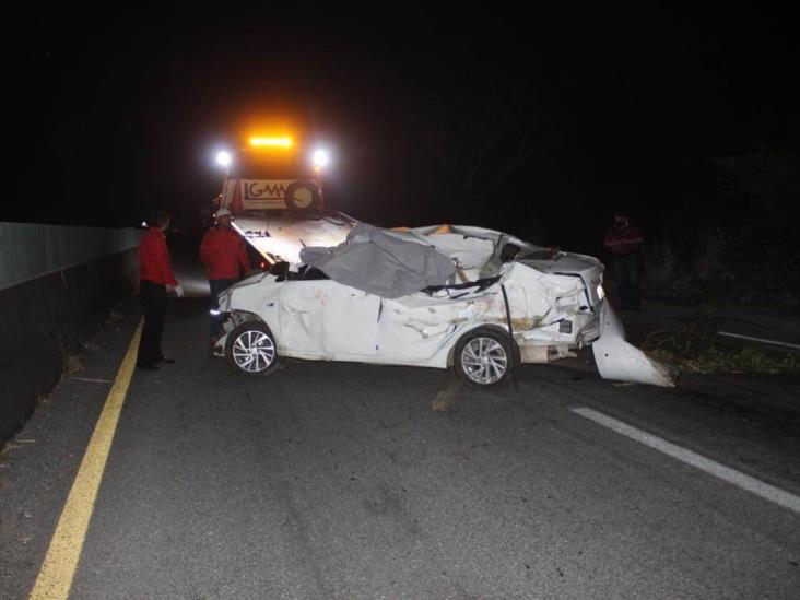 En Medellín de Bravo, se accidentan dos hombres; uno muere