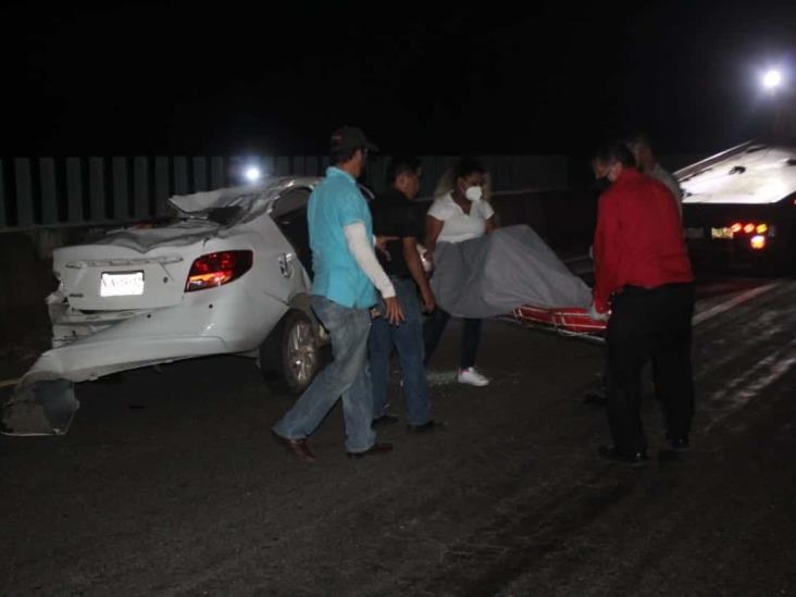 En Medellín de Bravo, se accidentan dos hombres; uno muere