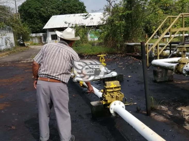 Por actos vandálicos provocan derrame de crudo en Moloacán