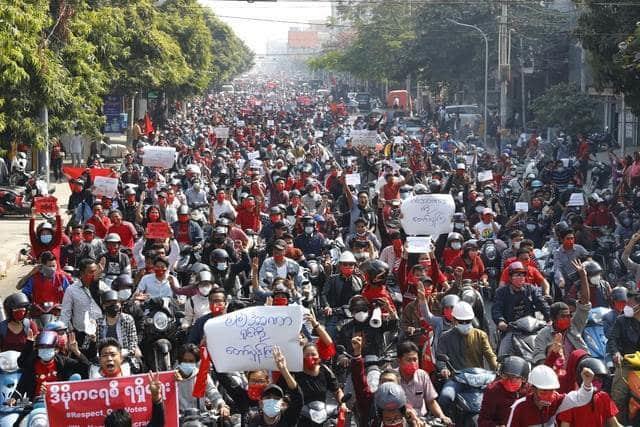 Protestan miles en Myanmar contra el golpe de Estado