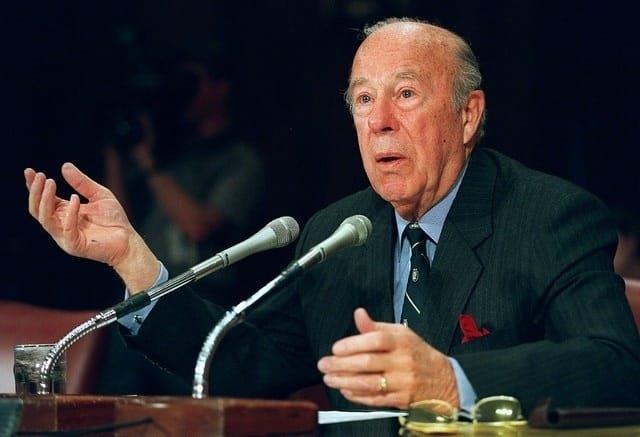 Muere George Shultz, secretario de Estado de Reagan