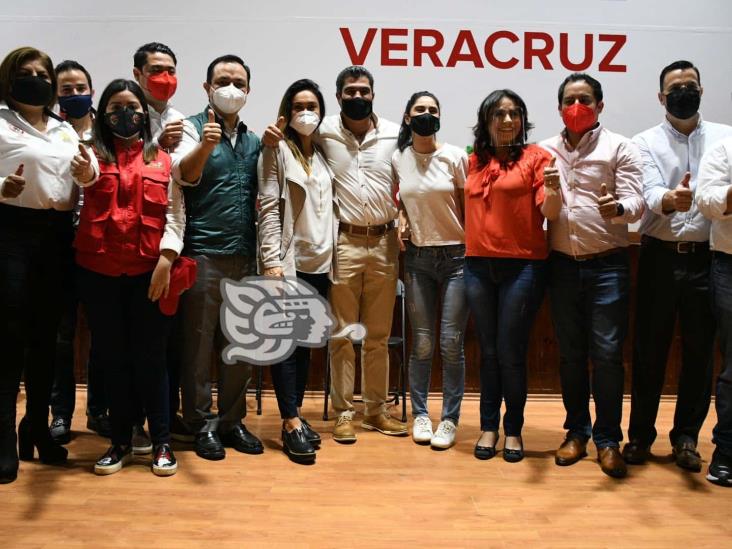 Sin sana distancia, registro de precandidatos del PRI Veracruz