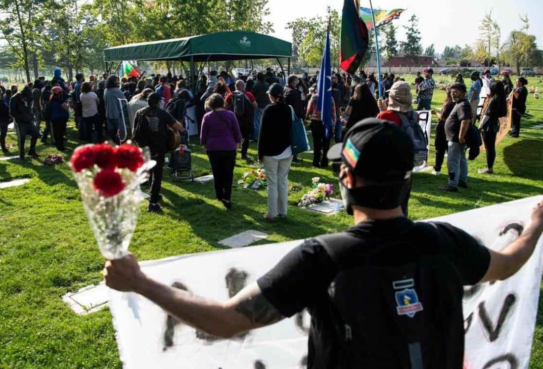 Claman justicia en funeral de joven baleado por policía en Chile