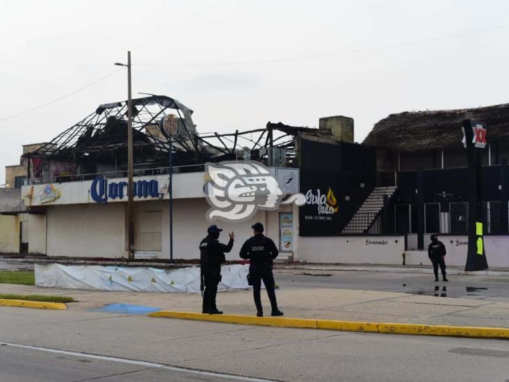 Delincuencia vuelve a incendiar la palapa “Mangos” en Coatzacoalcos