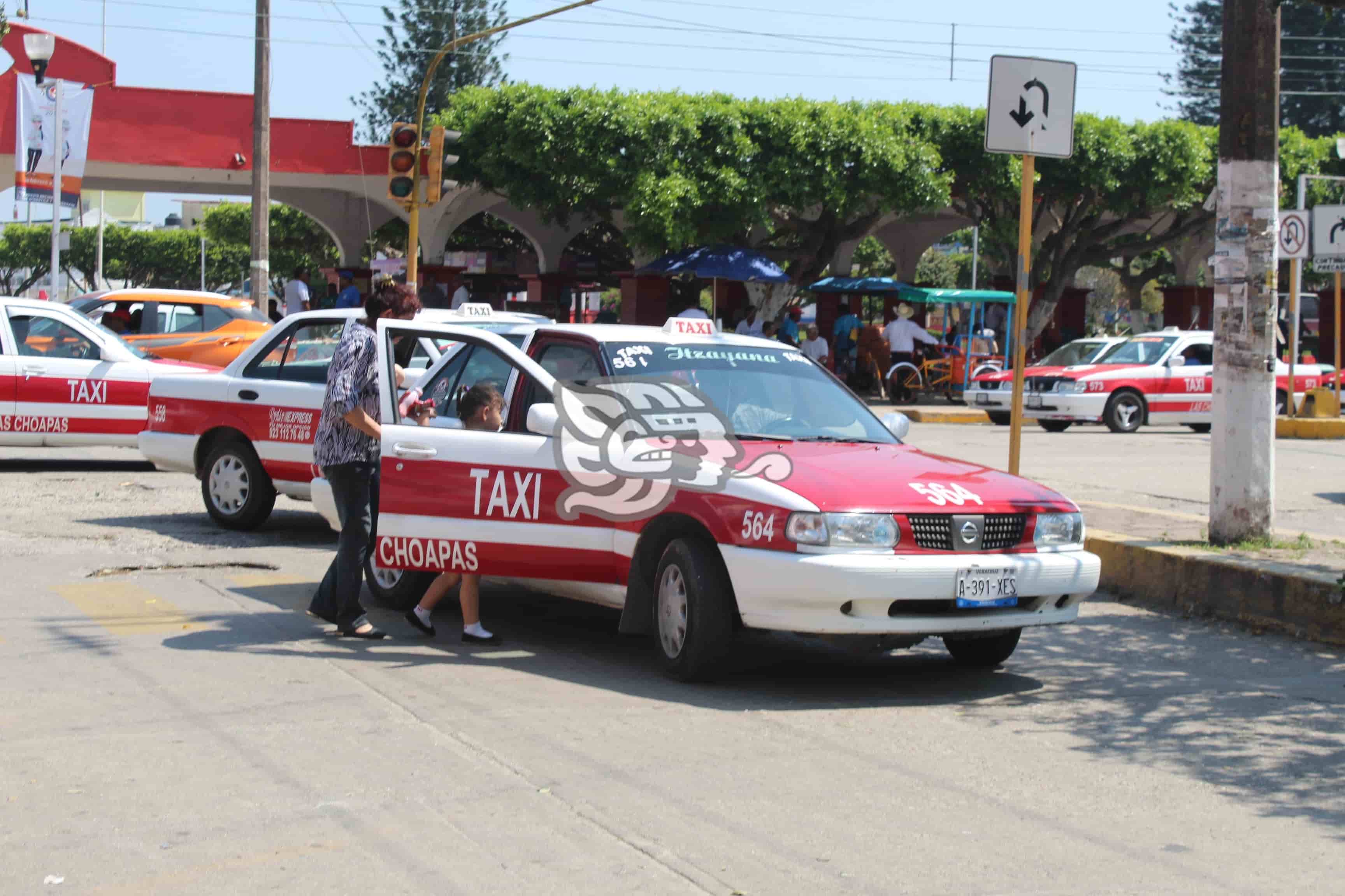 Programa emergente beneficiará a 80 taxistas de Las Choapas