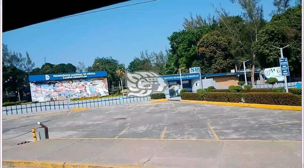 Fallas en sistema del TNM campus Minatitlán desespera a alumnos