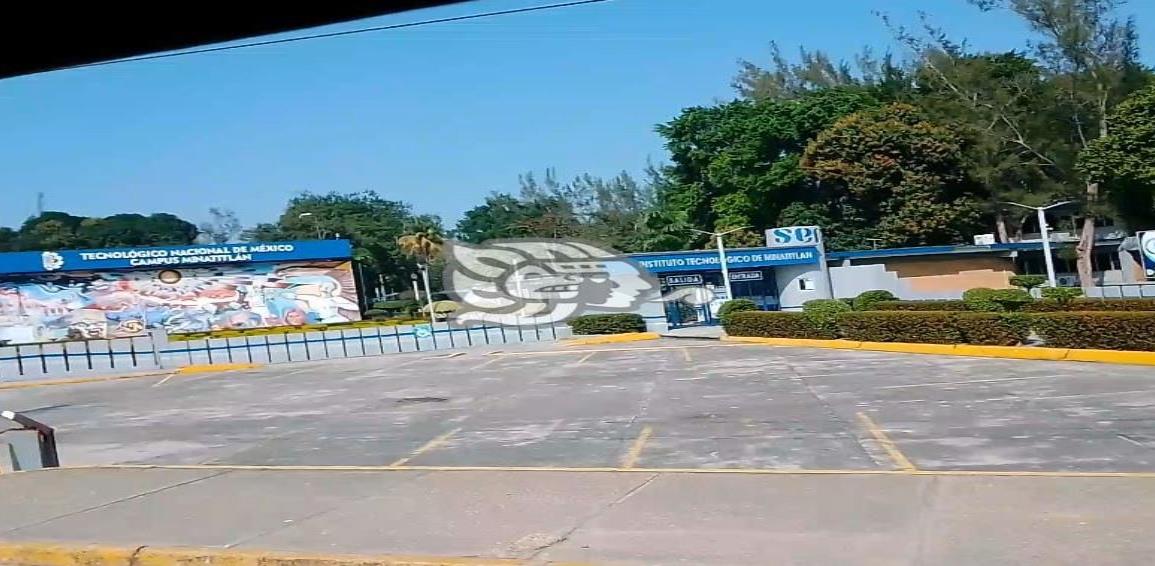 Fallas en sistema del TNM campus Minatitlán desespera a alumnos