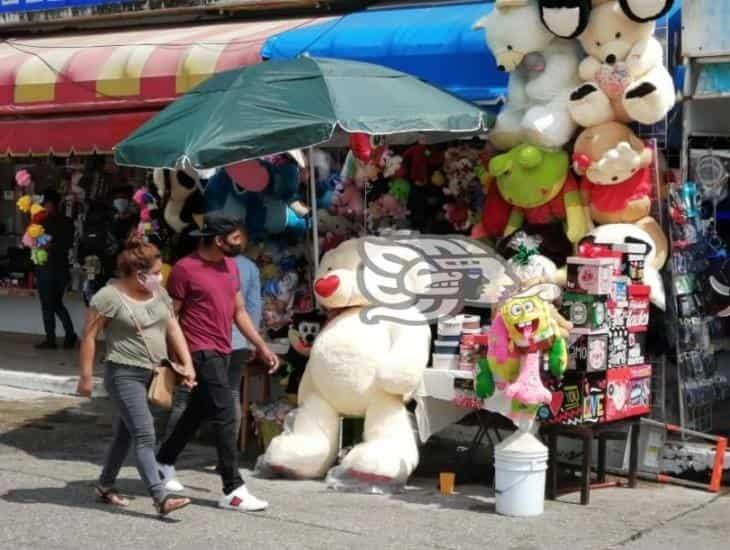 San Valentín en pandemia; aplican medidas sanitarias en el centro de Coatzacoalcos