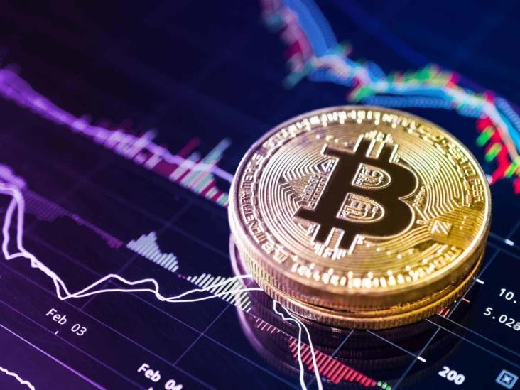 Bitcoin alcanza récord histórico; se acerca a los 50 mil dólares por unidad