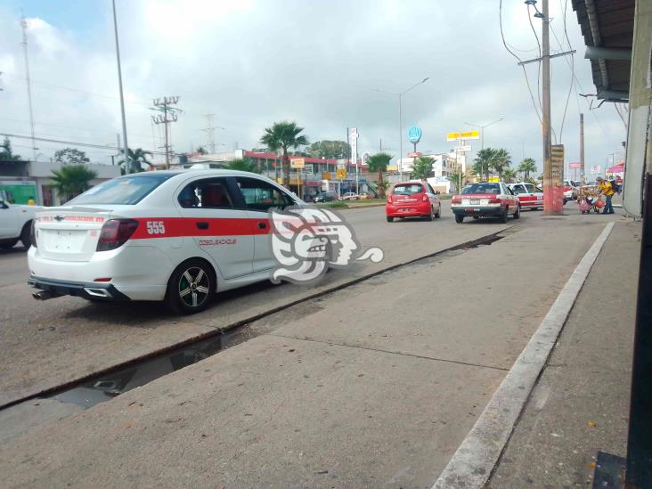 Invaden taxistas áreas del transporte urbano en Minatitlán