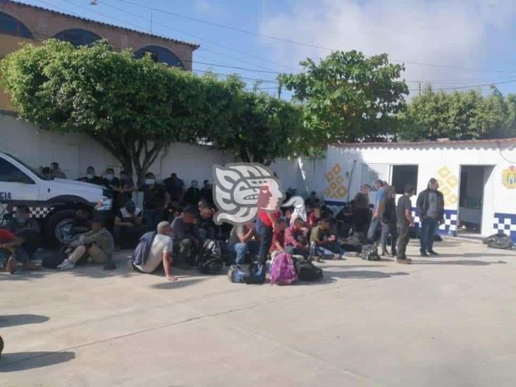 SSP resguarda a 233 migrantes en carretera Las Choapas-Ocozocoautla