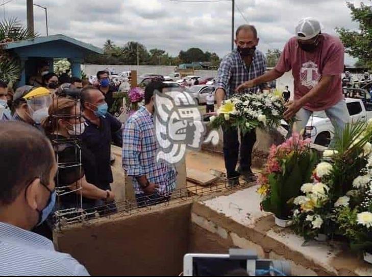 Blindado y emotivo último adiós dedican a Gladys Merlín y Carla Enríquez