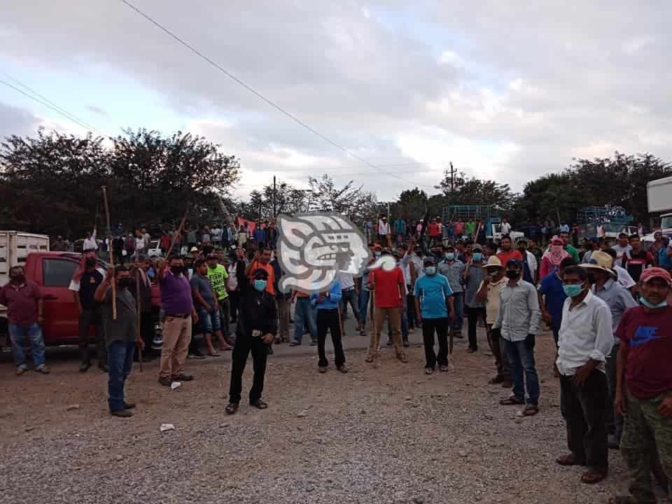 Levantan bloqueo en límites de Veracruz y Oaxaca tras 8 días