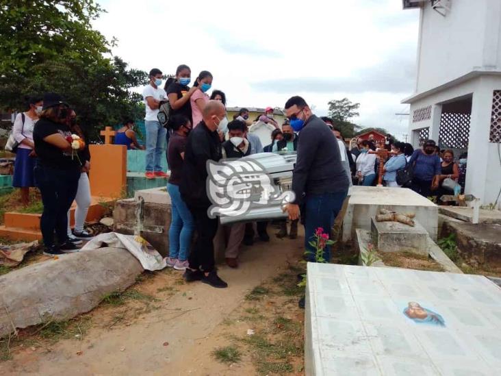 Blindado y emotivo último adiós dedican a Gladys Merlín y Carla Enríquez