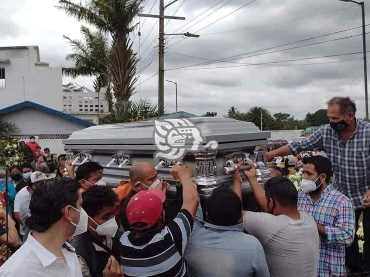 Blindado y emotivo último adiós dedican a Gladys Merlín y Carla Enríquez