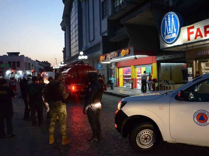 Supuesto incendio en Teatro Reforma, moviliza a bomberos