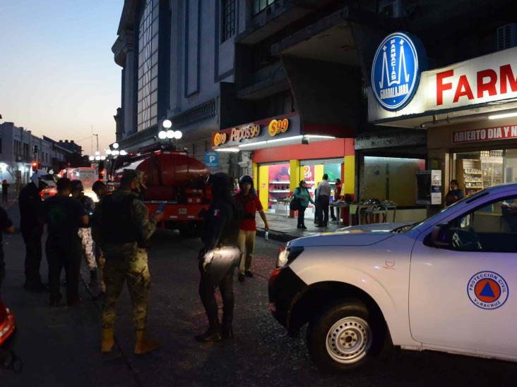 Supuesto incendio en Teatro Reforma, moviliza a bomberos