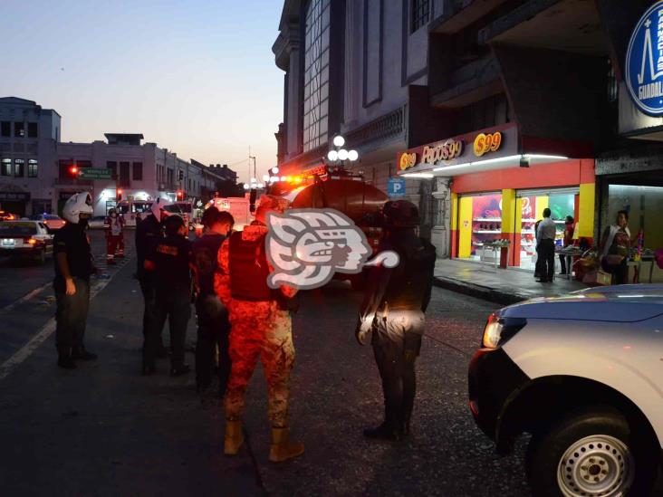 Supuesto incendio en Teatro Reforma, moviliza a bomberos