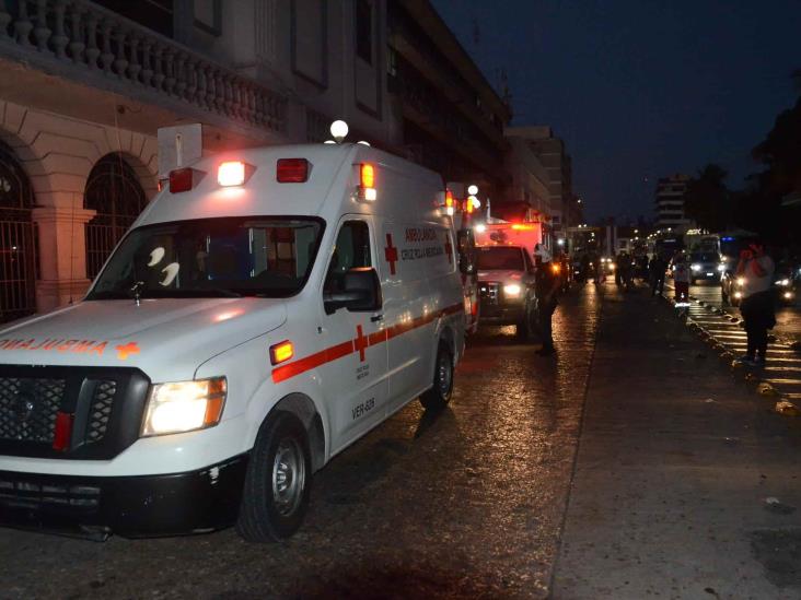 Supuesto incendio en Teatro Reforma, moviliza a bomberos