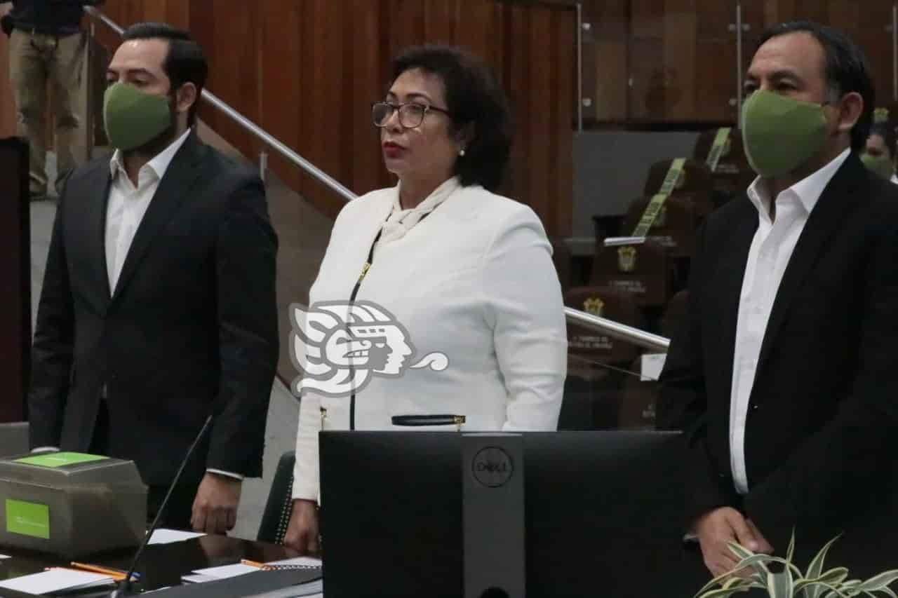 Estos son los contratos que recibió esposa de contralor interno del Orfis