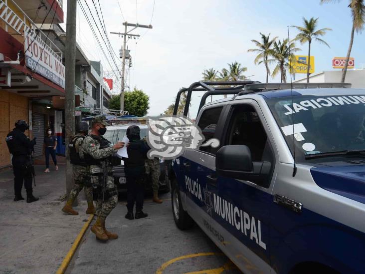 De manera violenta, asaltan negocio en Veracruz