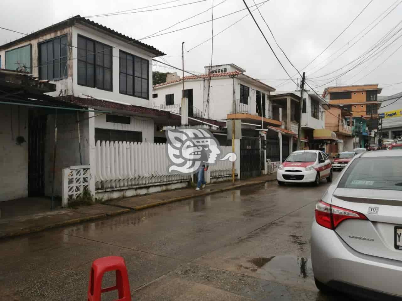 Norte deja encharcamientos y tira cableado en Nanchital