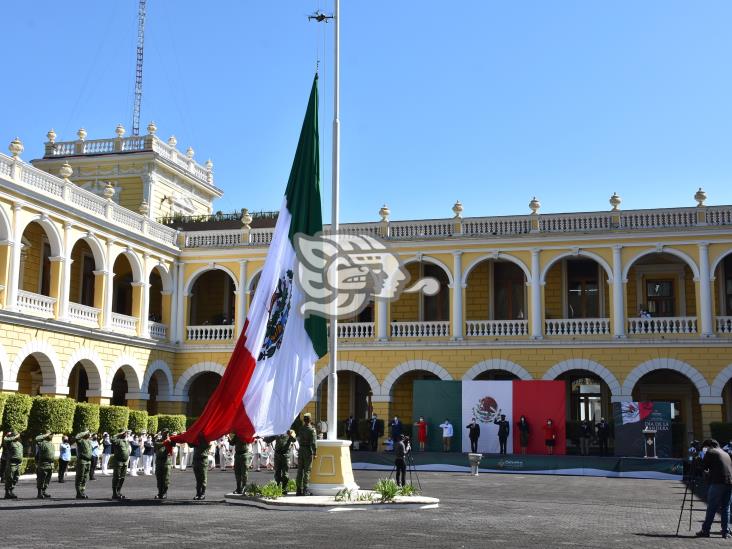 Autoridades de Orizaba conmemoran el Día de la Bandera