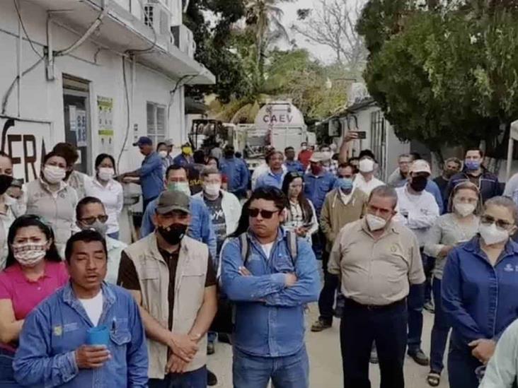 Se rebelan trabajadores de CAEV en Tuxpan